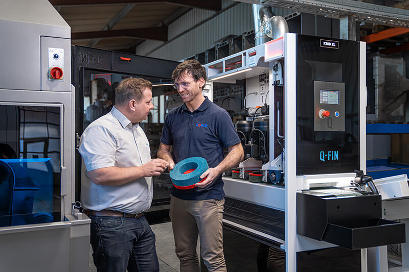 Marcel Wendt und Jochen Böck an der Q-Fin F200XL